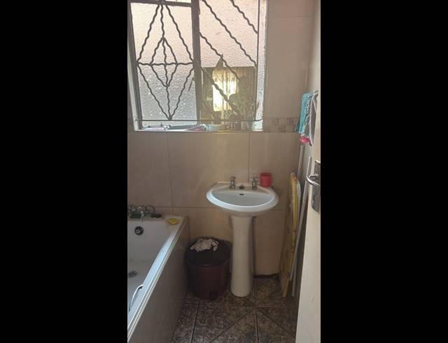 4 BEDROOM HOUSE FOR SALE IN TEMBISA CENTRAL